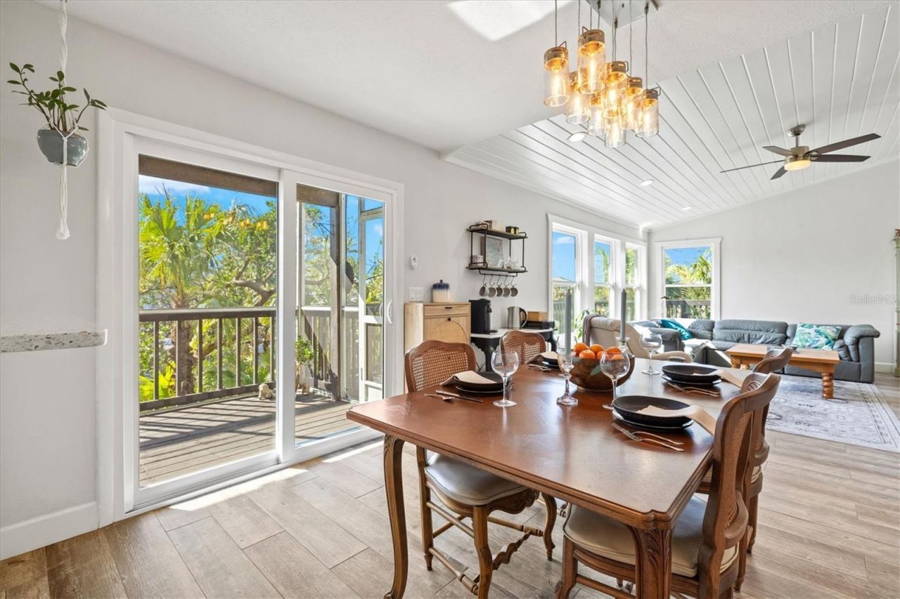 234 85th Street, Holmes Beach, FL 34217 Photo