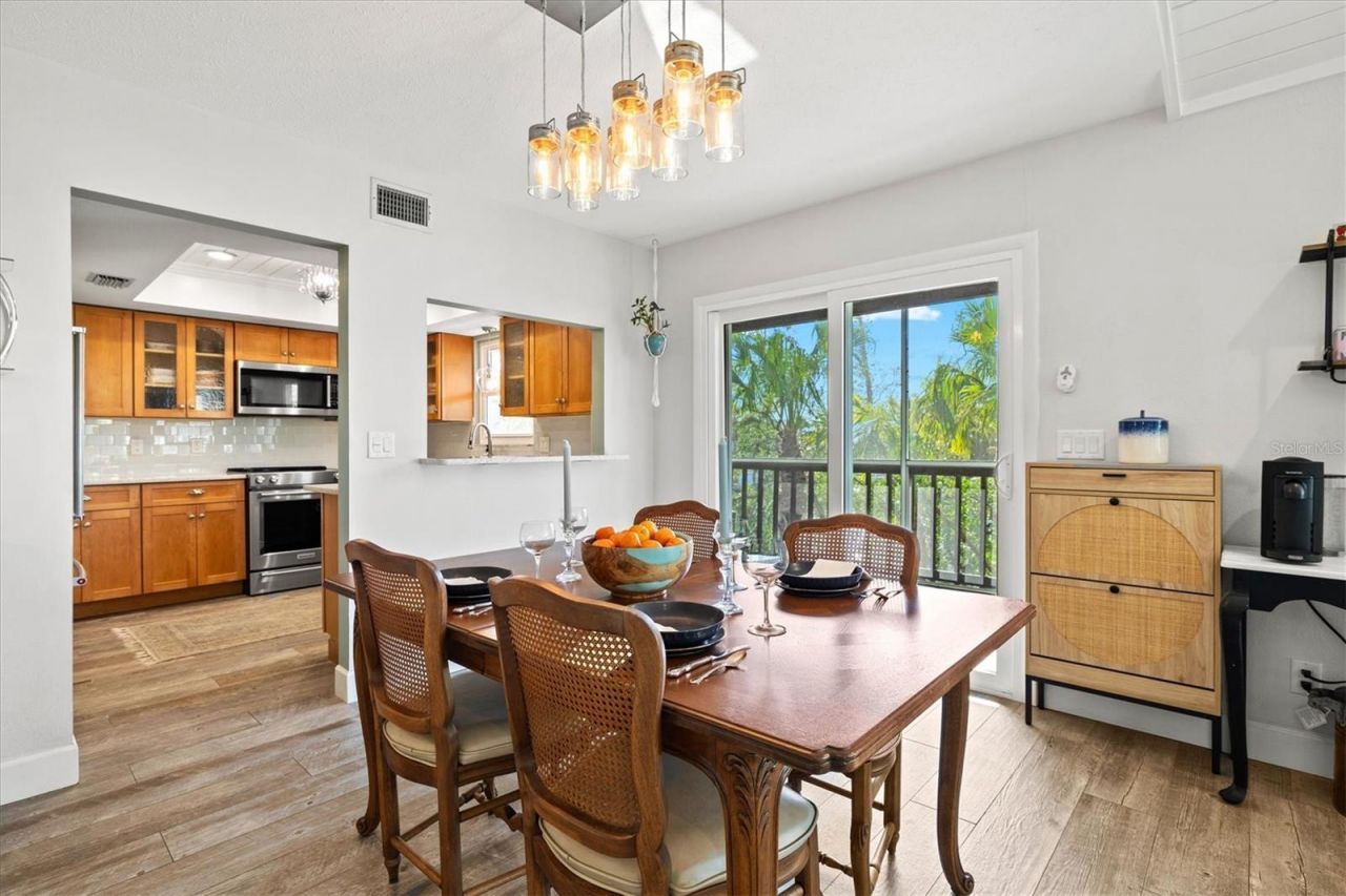 234 85th Street, Holmes Beach, FL 34217 Photo