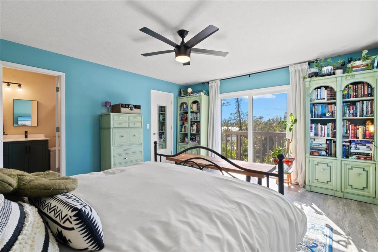 234 85th Street, Holmes Beach, FL 34217 Photo