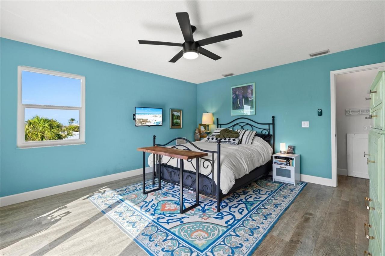 234 85th Street, Holmes Beach, FL 34217 Photo