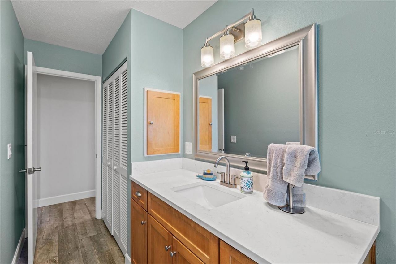 234 85th Street, Holmes Beach, FL 34217 Photo