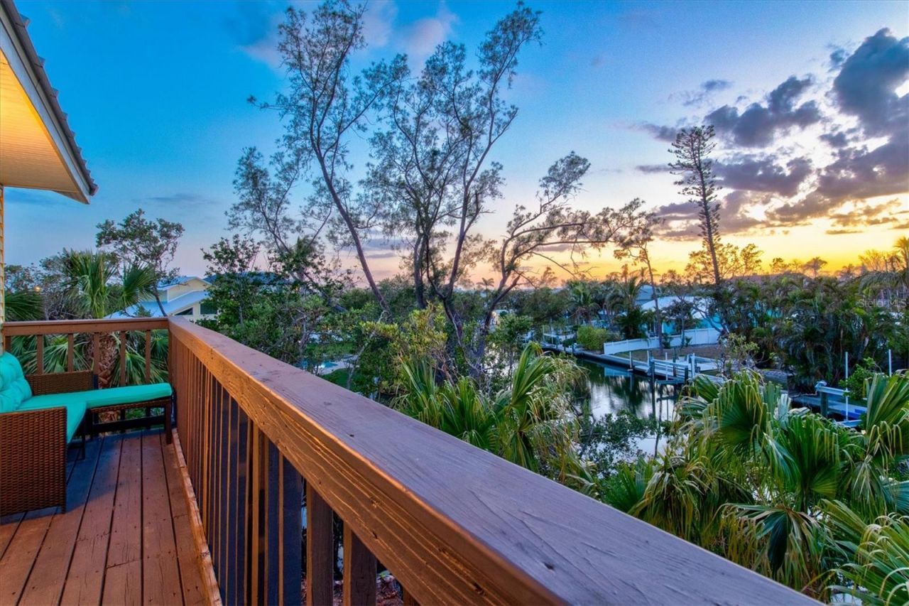 234 85th Street, Holmes Beach, FL 34217 Photo