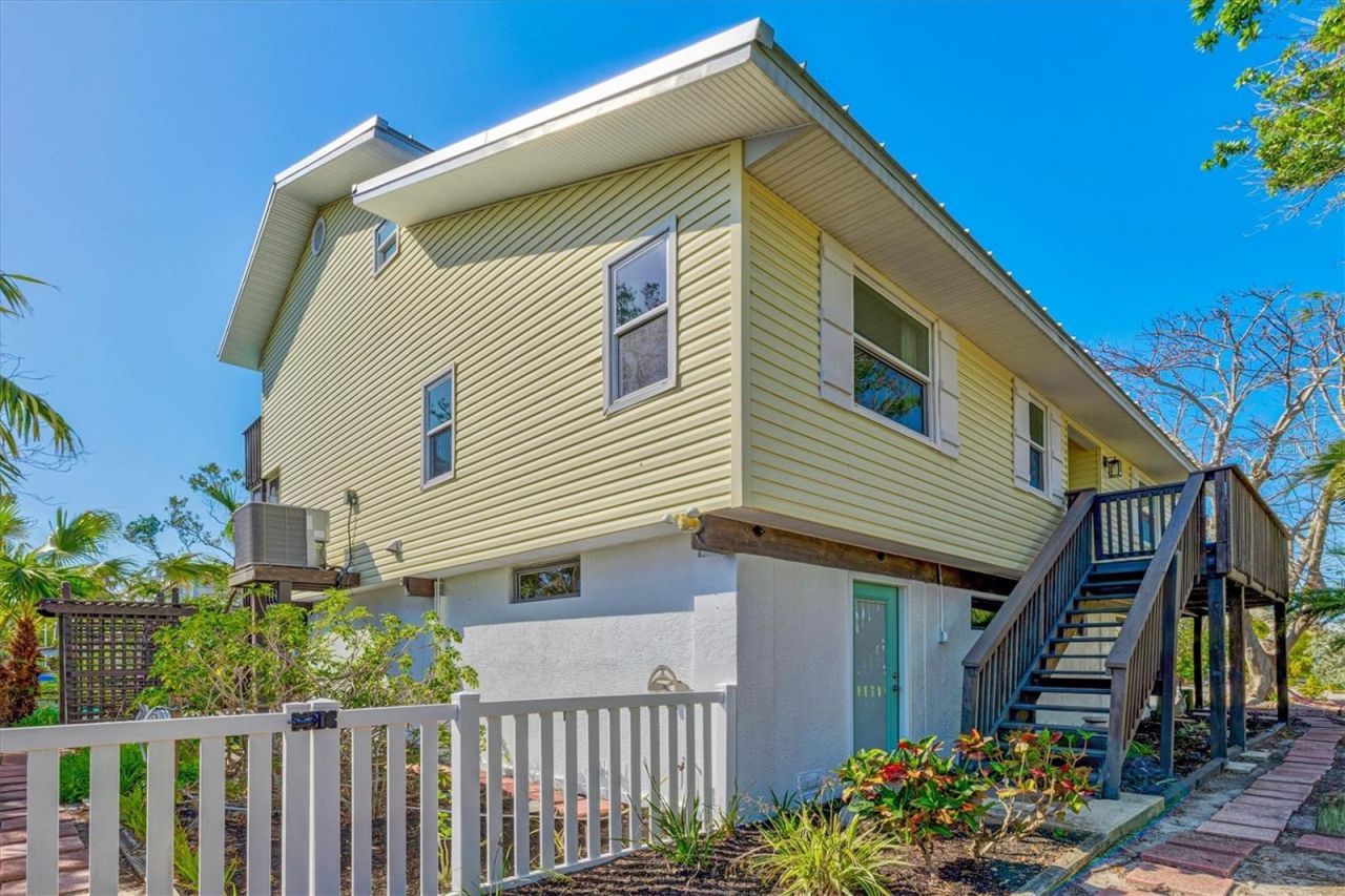 234 85th Street, Holmes Beach, FL 34217 Photo