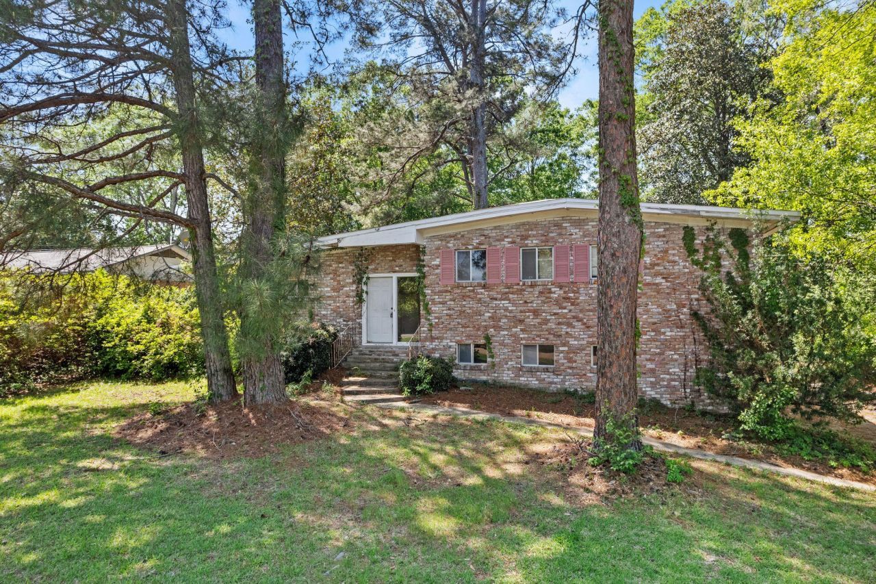 403 Crestmont, Hattiesburg, MS 39401 Main Photo