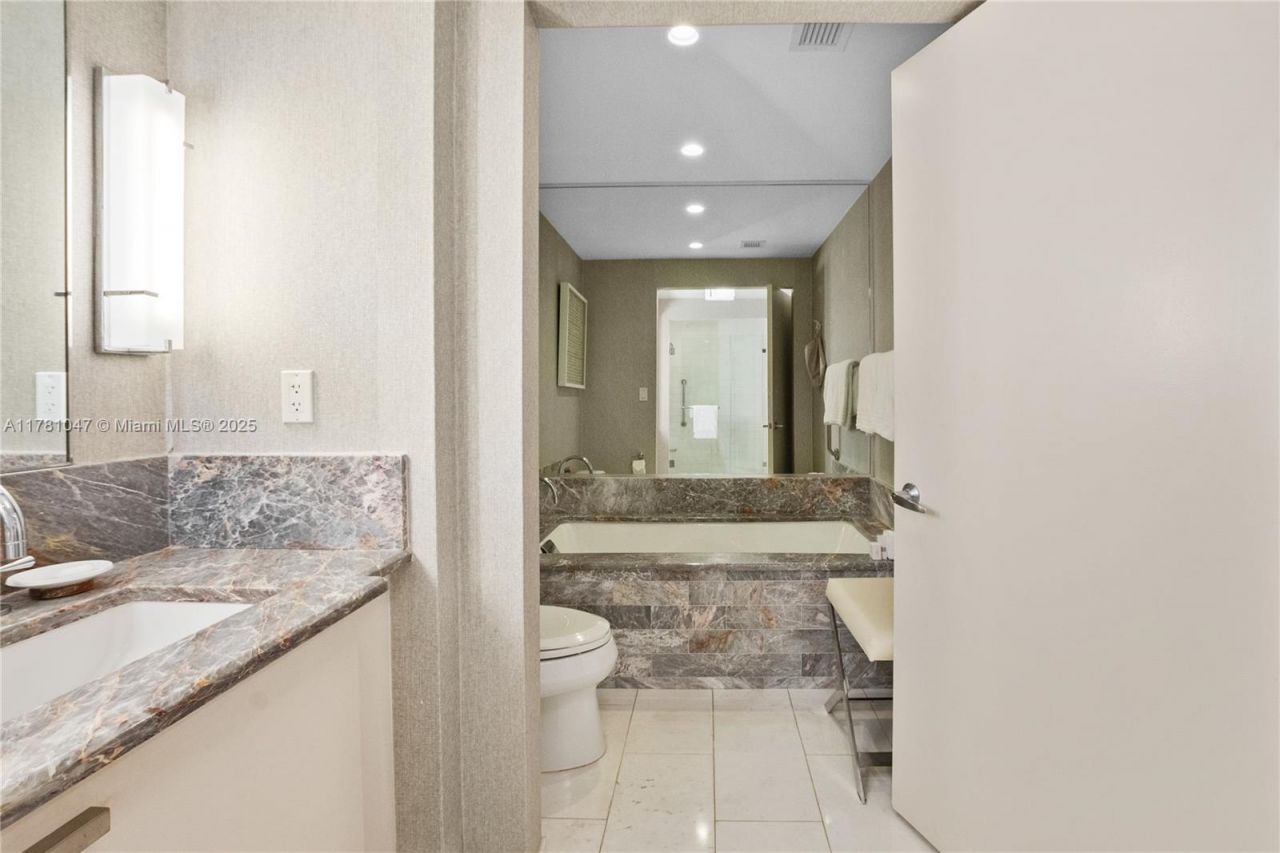 551 N Fort Lauderdale Beach Blvd, Unit H1705, Fort Lauderdale, FL 33304 Photo