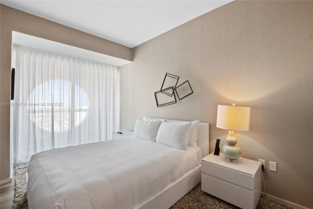 551 N Fort Lauderdale Beach Blvd, Unit H1705, Fort Lauderdale, FL 33304 Photo