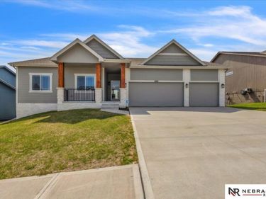 16615 Read Street, Bennington, NE 68007