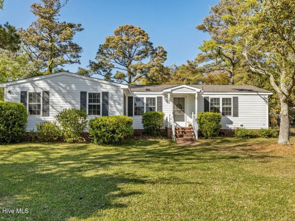 169 Nelson Street, Harkers Island, NC 28531