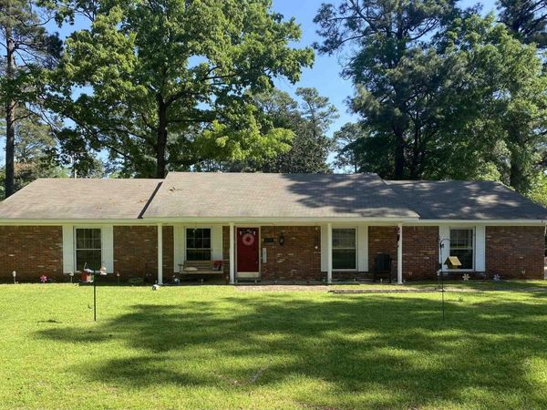 2020 Walnut, Ashdown, AR 71822