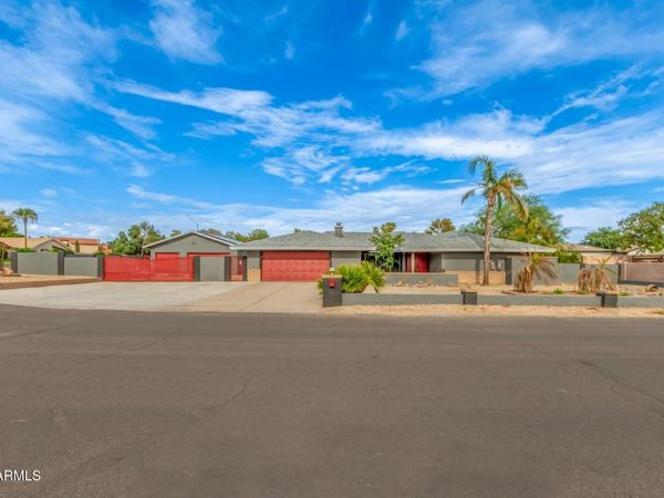 18585 N 70TH Avenue, Glendale, AZ 85308