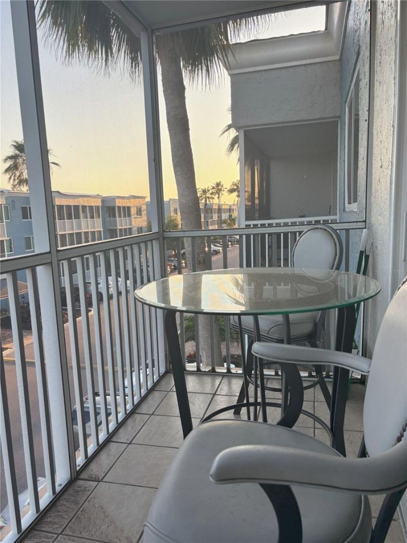 2755 Coconut Bay Lane, Unit 1313 (3M), Sarasota, FL 34237 Photo