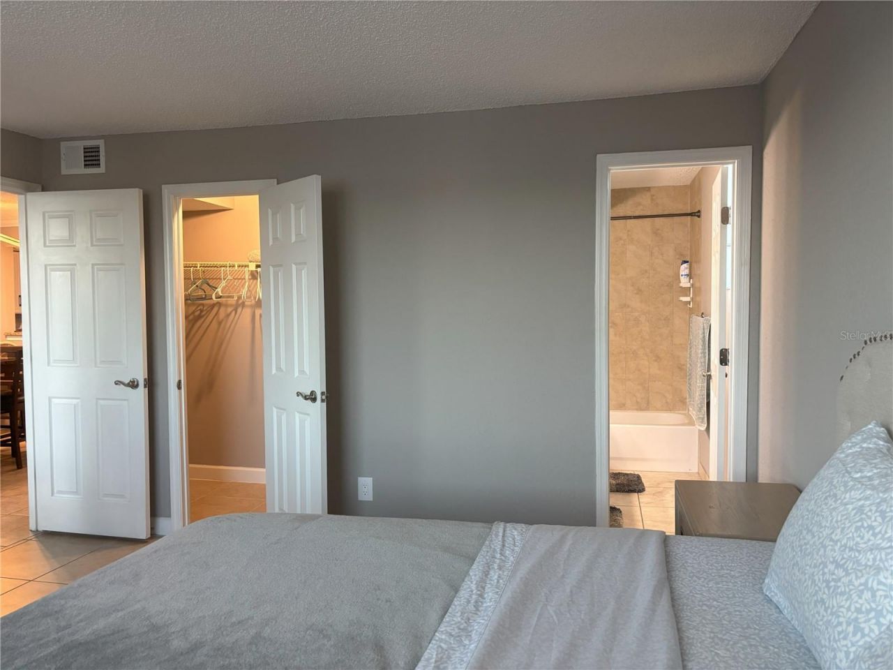 2755 Coconut Bay Lane, Unit 1313 (3M), Sarasota, FL 34237 Photo