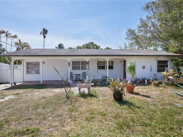 27620 Riverdale LN, BONITA SPRINGS, FL 34134