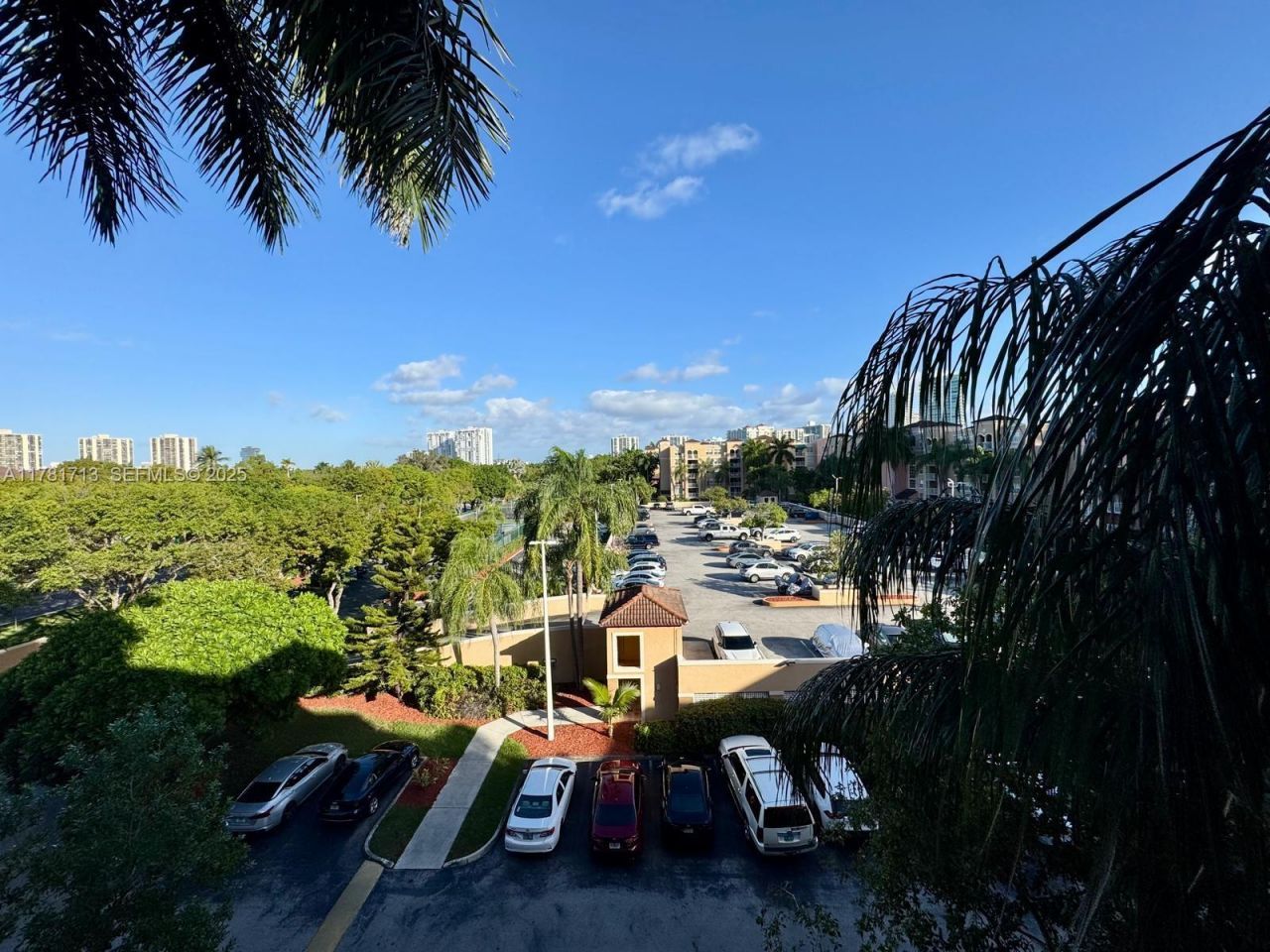 19501 E Country Club Dr, Unit 9503, Aventura, FL 33180 Photo