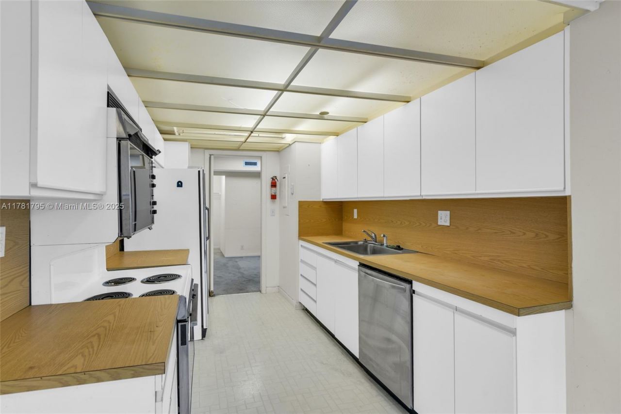 2000 Towerside Ter, Unit 307, Miami, FL 33138 Photo