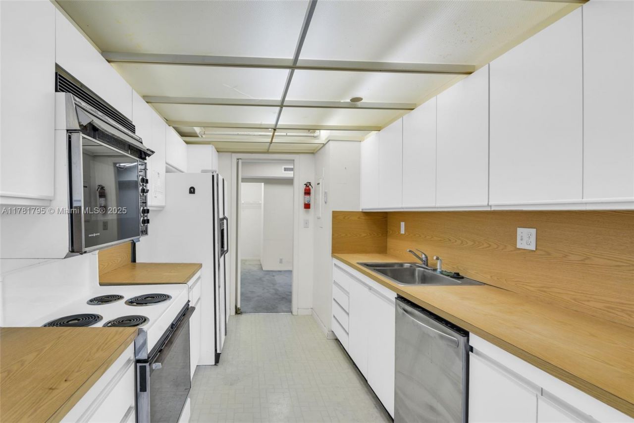 2000 Towerside Ter, Unit 307, Miami, FL 33138 Photo