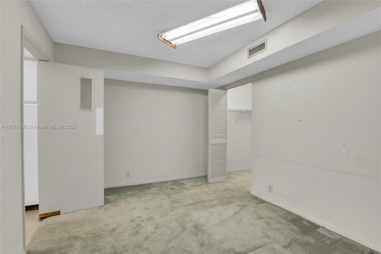 2000 Towerside Ter, Unit 307, Miami, FL 33138 Photo