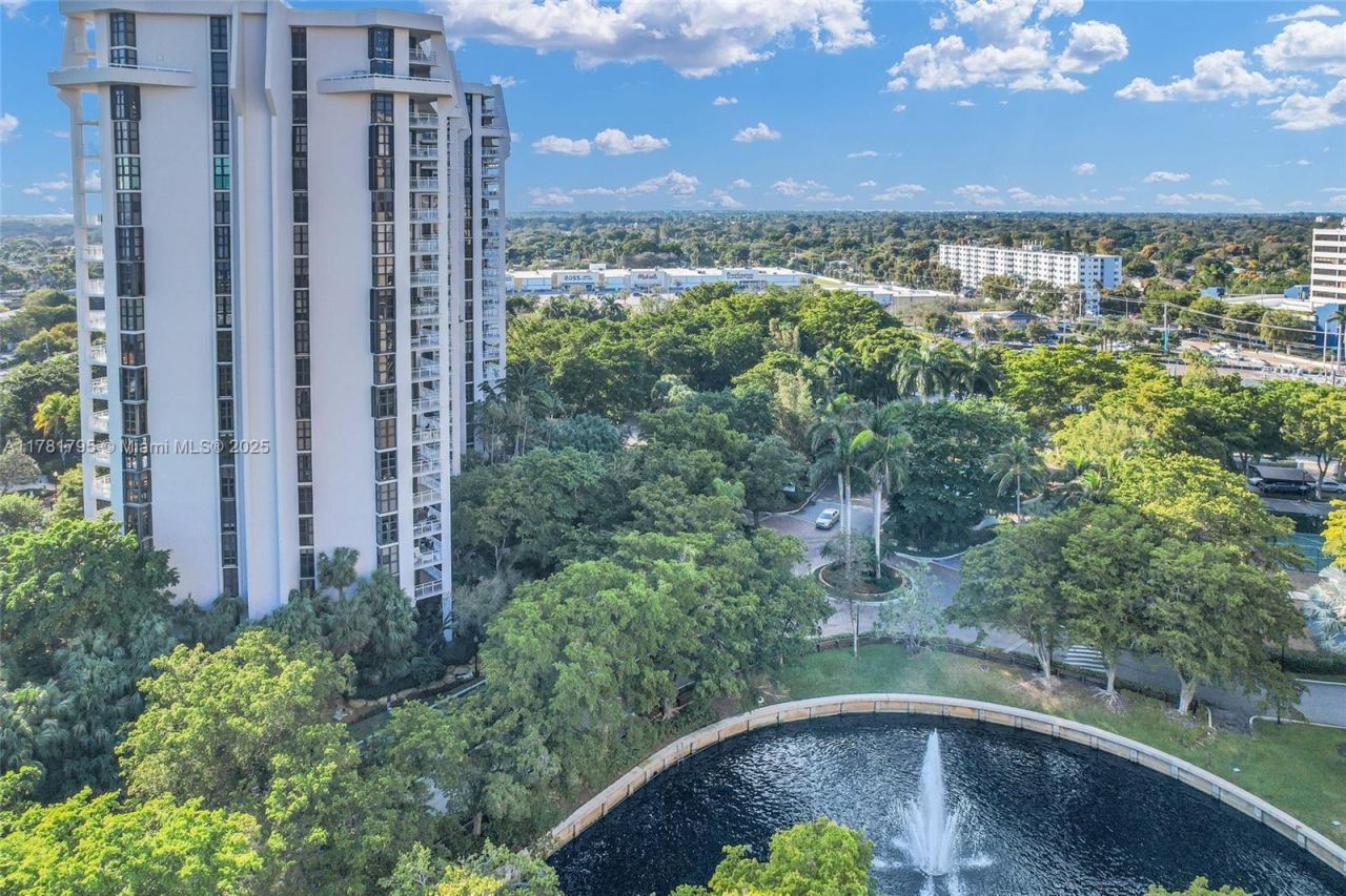 2000 Towerside Ter, Unit 307, Miami, FL 33138 Photo