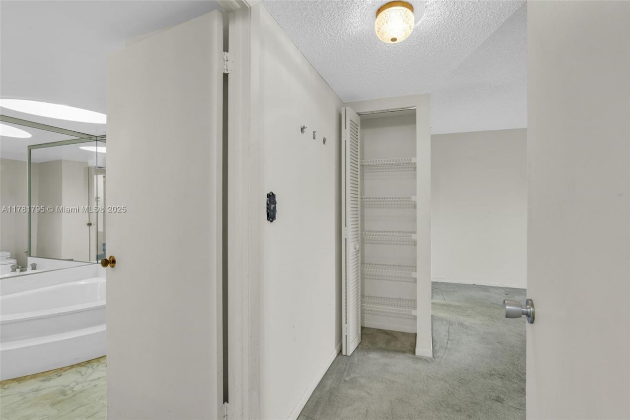 2000 Towerside Ter, Unit 307, Miami, FL 33138 Photo