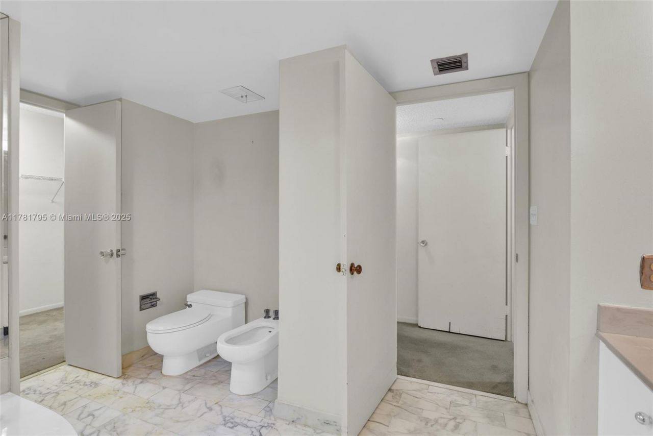 2000 Towerside Ter, Unit 307, Miami, FL 33138 Photo