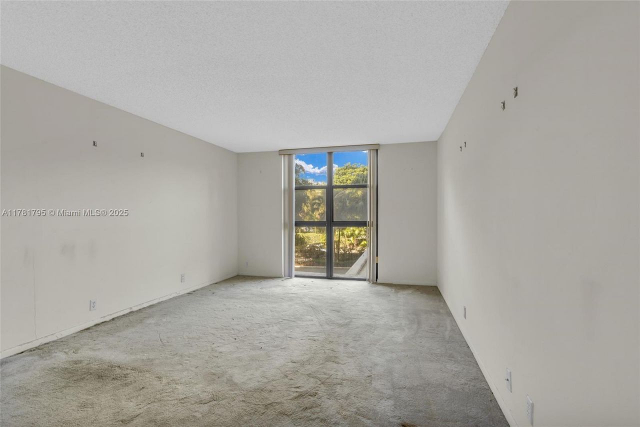 2000 Towerside Ter, Unit 307, Miami, FL 33138 Photo