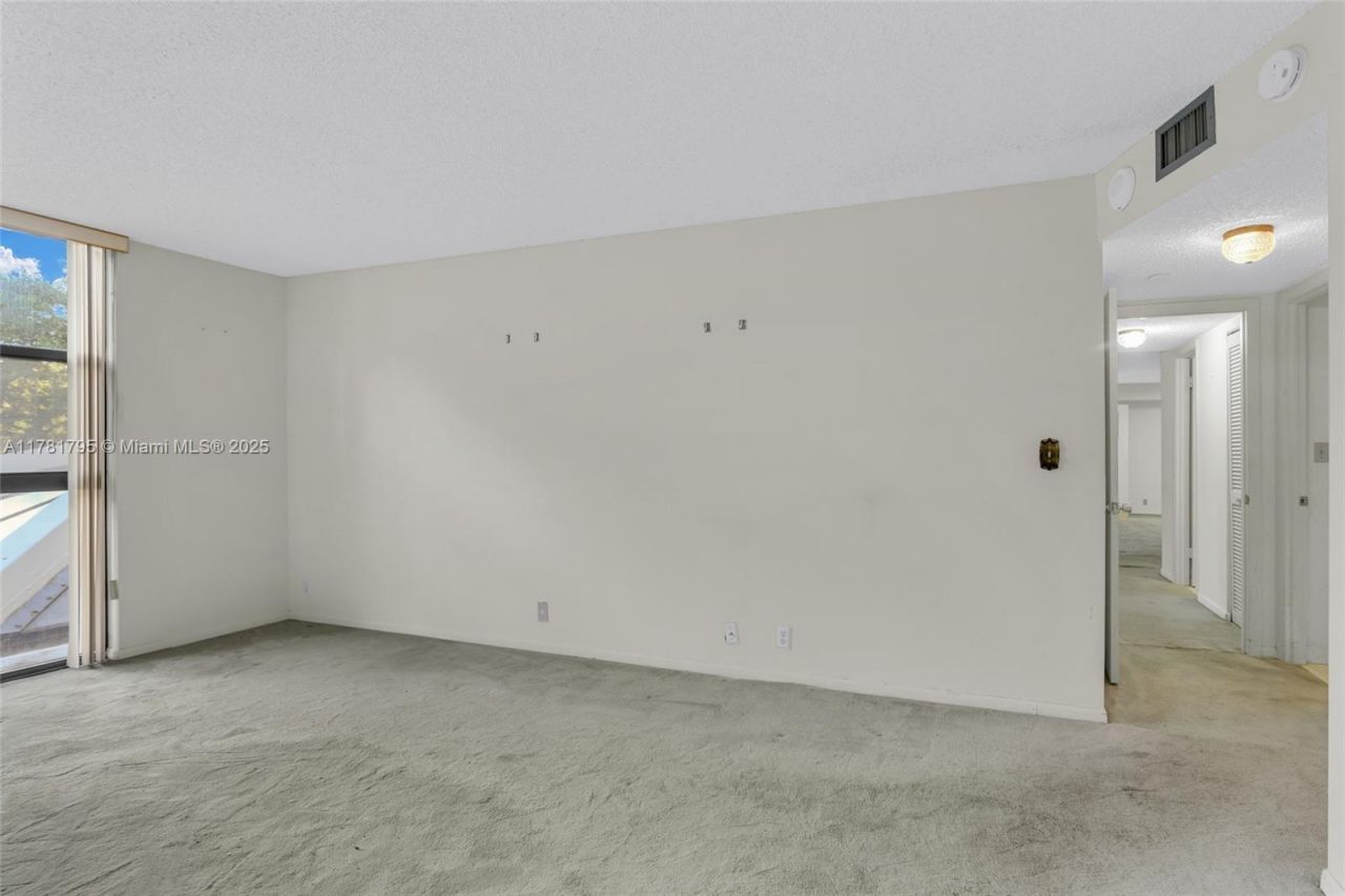 2000 Towerside Ter, Unit 307, Miami, FL 33138 Photo