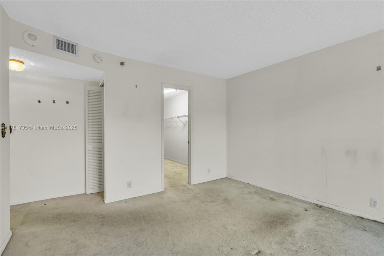 2000 Towerside Ter, Unit 307, Miami, FL 33138 Photo