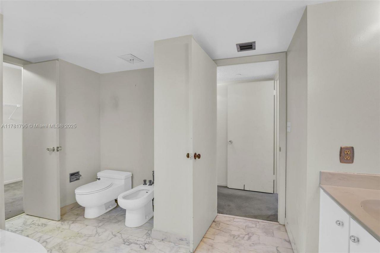 2000 Towerside Ter, Unit 307, Miami, FL 33138 Photo