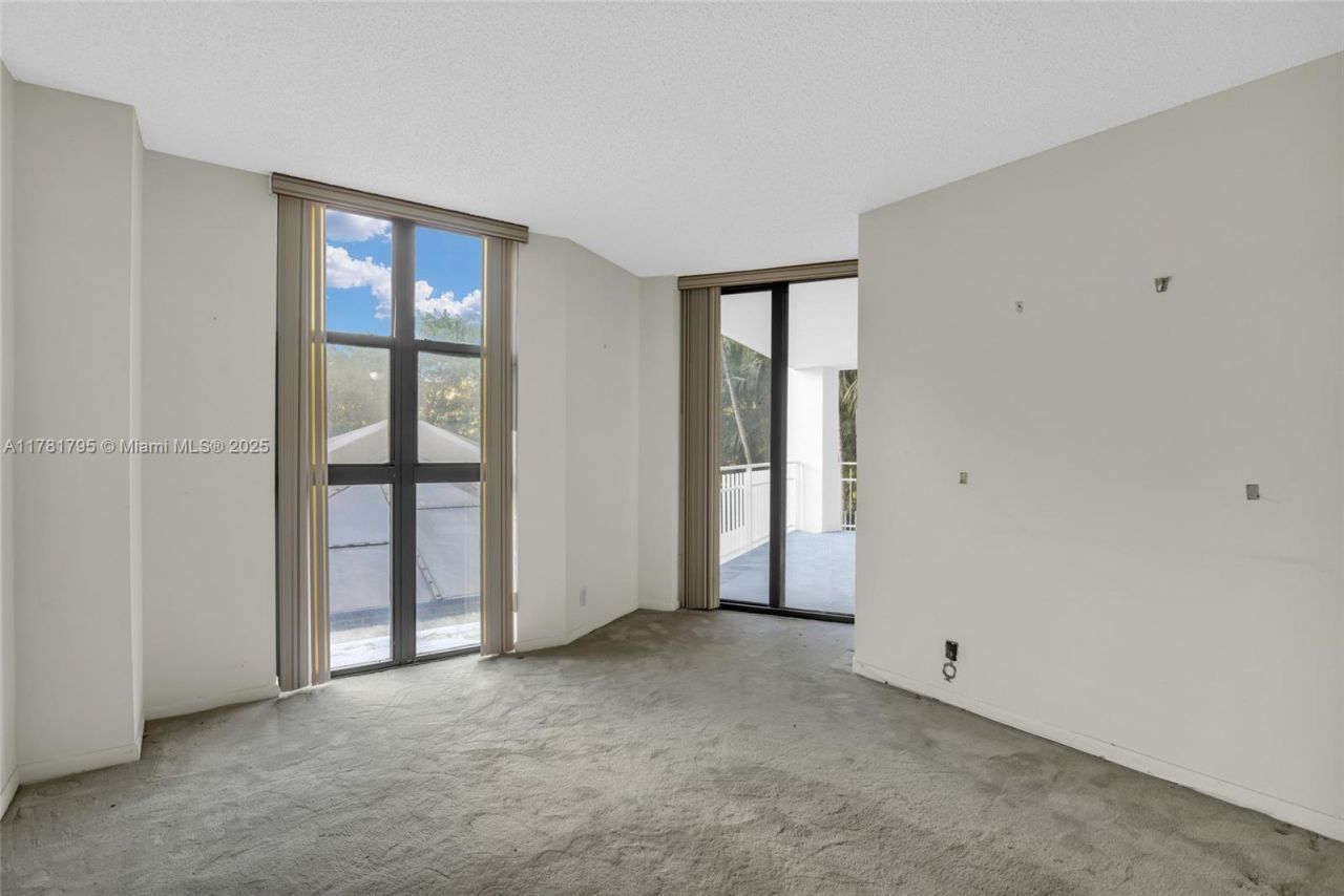 2000 Towerside Ter, Unit 307, Miami, FL 33138 Photo
