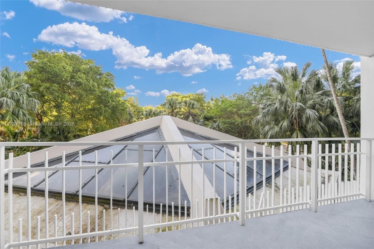 2000 Towerside Ter, Unit 307, Miami, FL 33138 Photo