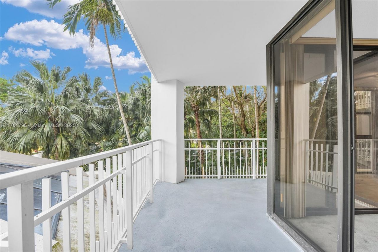 2000 Towerside Ter, Unit 307, Miami, FL 33138 Photo