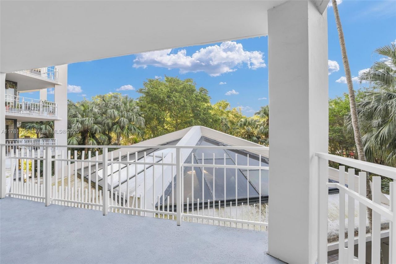 2000 Towerside Ter, Unit 307, Miami, FL 33138 Photo