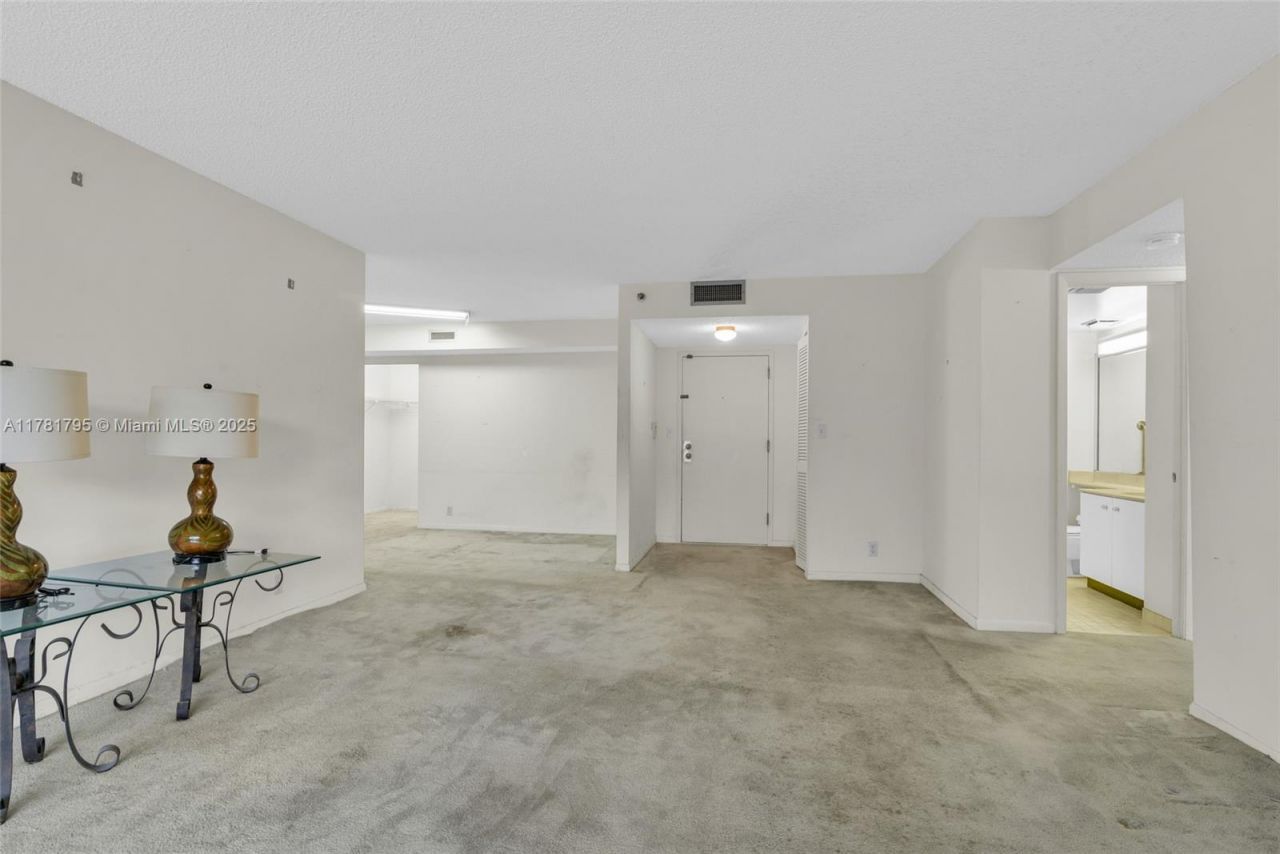 2000 Towerside Ter, Unit 307, Miami, FL 33138 Photo