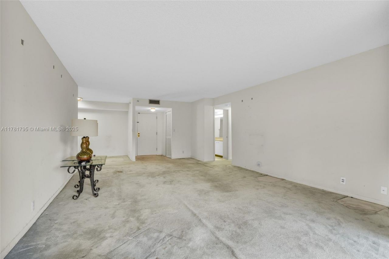 2000 Towerside Ter, Unit 307, Miami, FL 33138 Photo