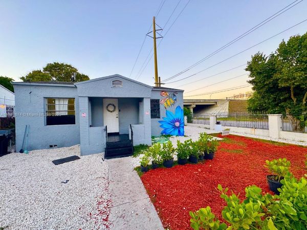 301 NW 37th St, Miami, FL 33127