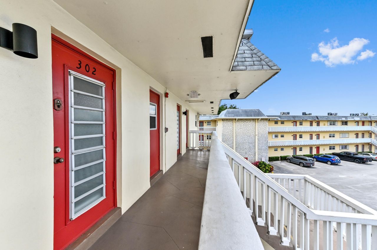 4321 NW 16th Street, Unit C302, Lauderhill, FL 33313 Photo