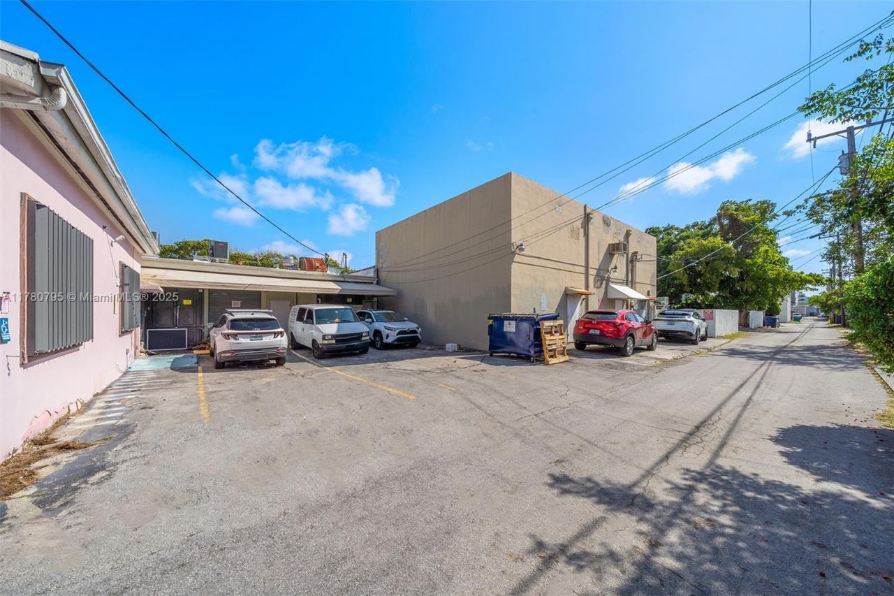 2292 SW 22nd St, Miami, FL 33145 Photo