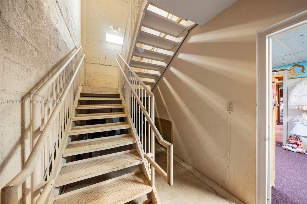 2292 SW 22nd St, Miami, FL 33145 Photo