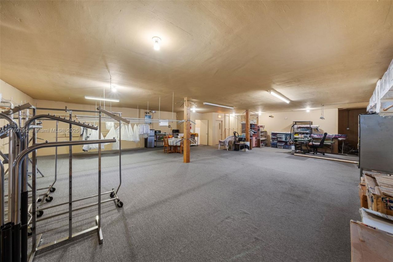 2292 SW 22nd St, Miami, FL 33145 Photo