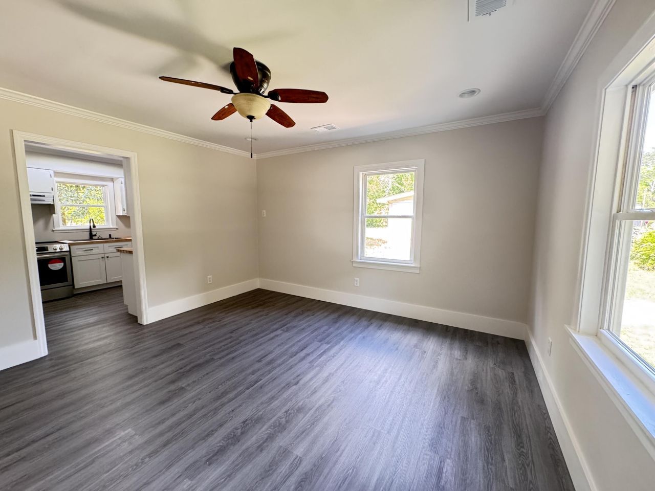 109 Alexander Street Photo 6