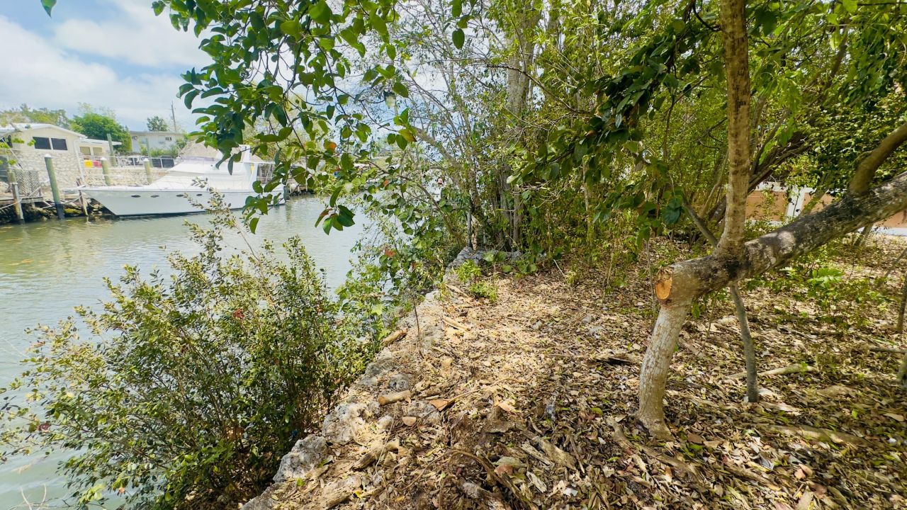 8 S Exuma Road, Key Largo, FL 33037 Photo