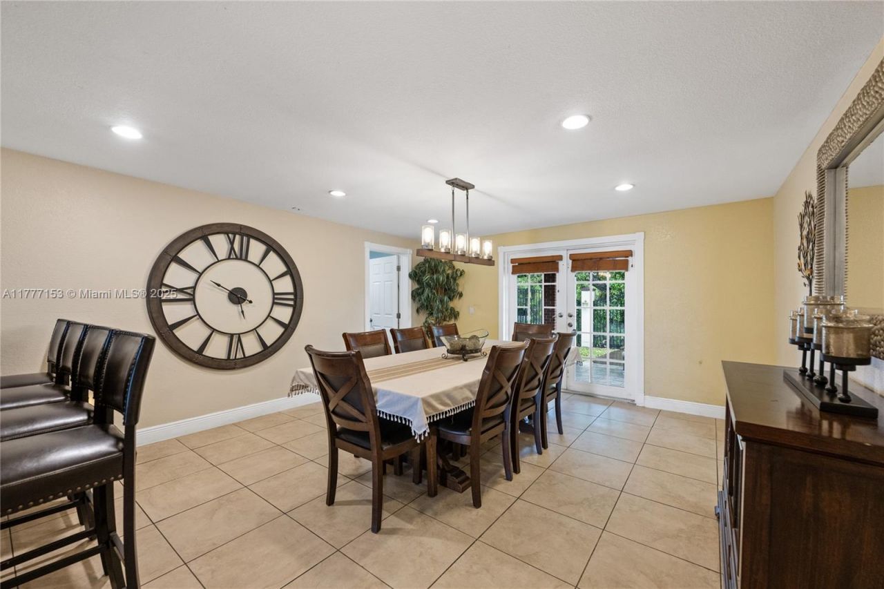 11210 SW 47th Ter, Miami, FL 33165 Photo