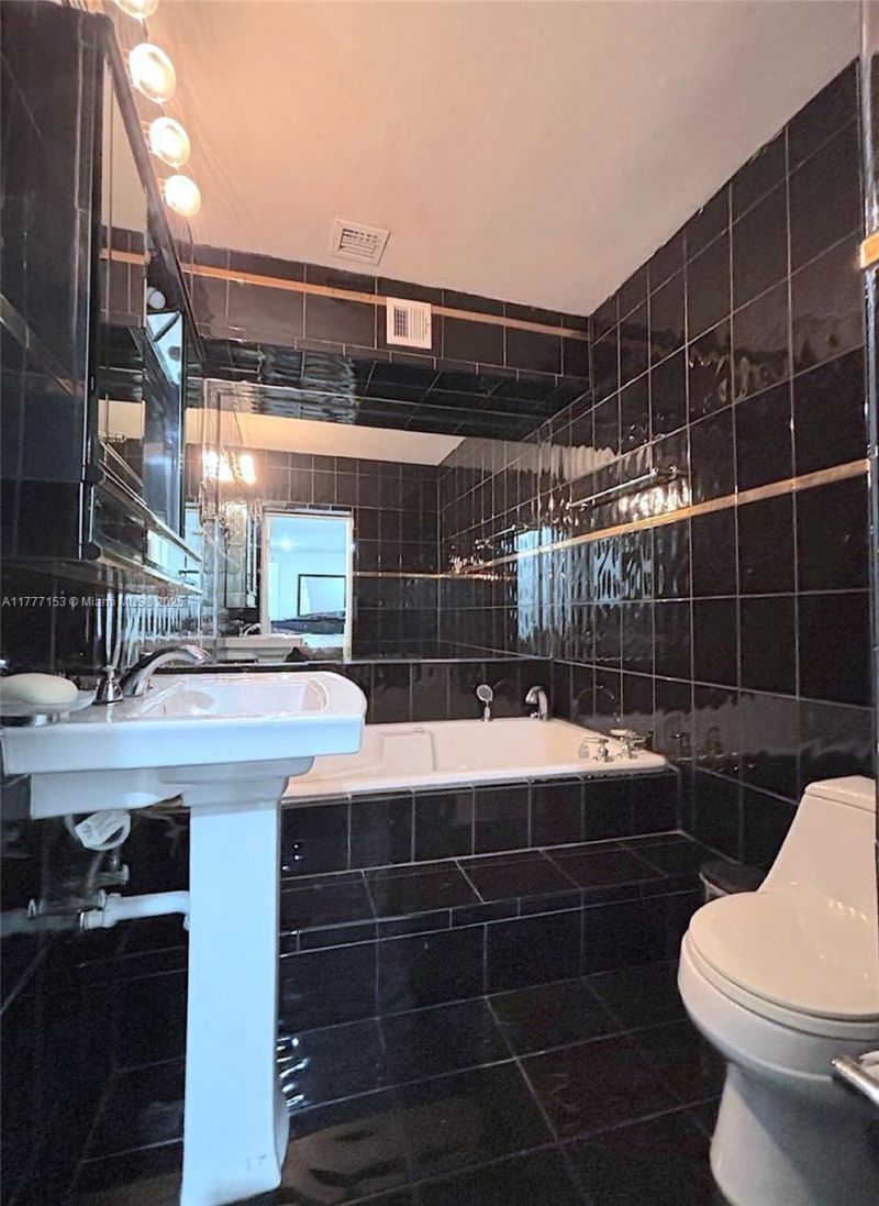 11210 SW 47th Ter, Miami, FL 33165 Photo