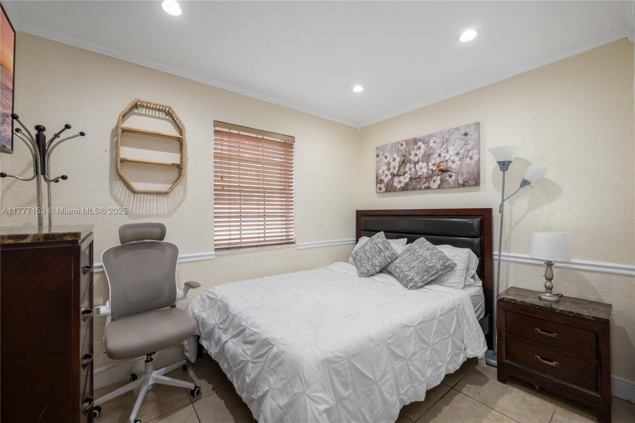 11210 SW 47th Ter, Miami, FL 33165 Photo