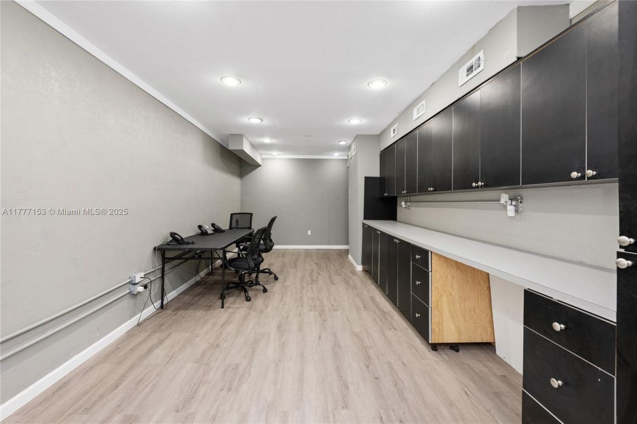 11210 SW 47th Ter, Miami, FL 33165 Photo