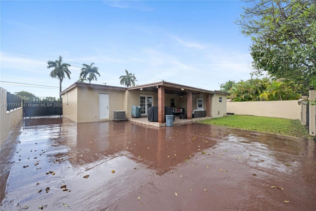 11210 SW 47th Ter, Miami, FL 33165 Photo