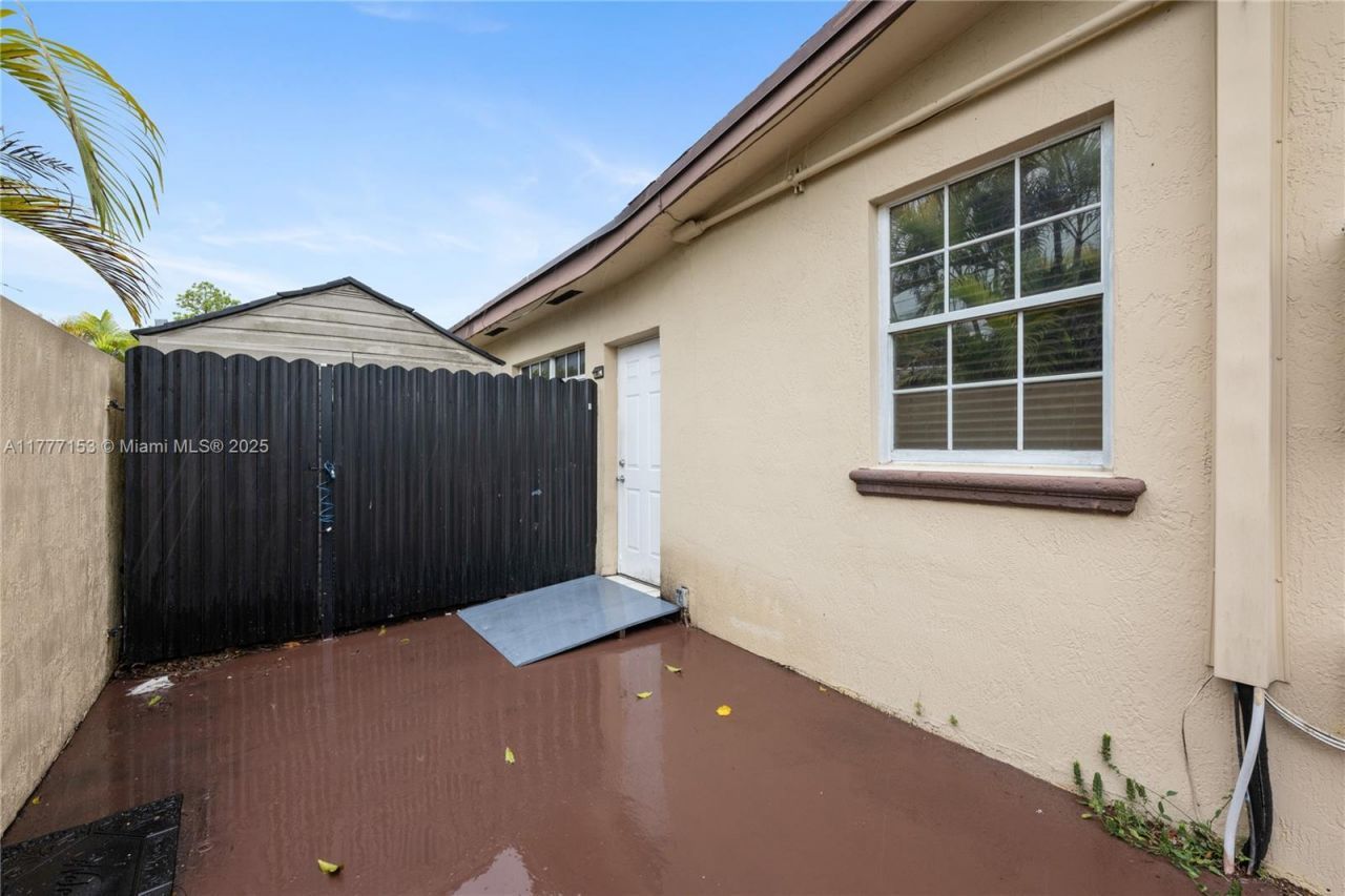 11210 SW 47th Ter, Miami, FL 33165 Photo