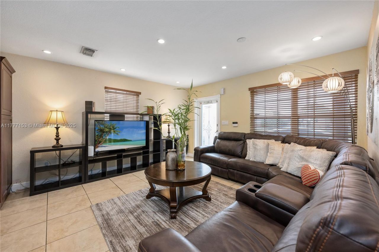 11210 SW 47th Ter, Miami, FL 33165 Photo