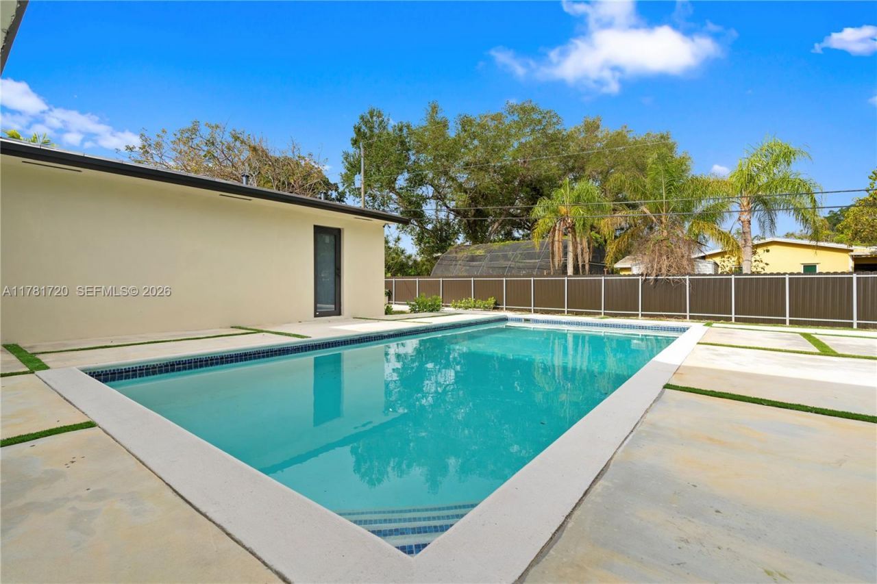 17020 SW 87th Ct, Palmetto Bay, FL 33157 Photo