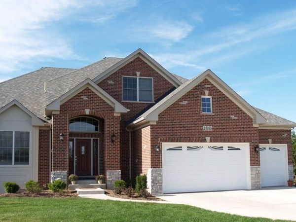 123 W Benton Street, Oswego, IL 60543